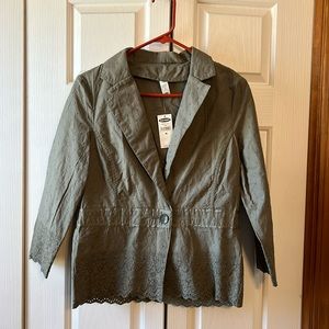 NWT Old Navy green lightweight jacket with button. Med